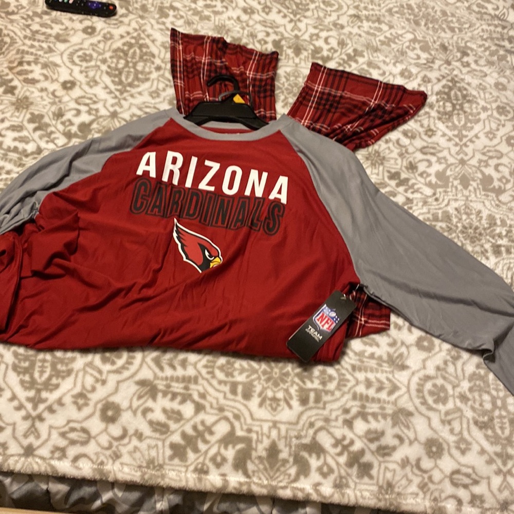 NFL Arizona Cardinals Men Pijama Size L, Color Red With Gray Sleeves NWT - Picture 3 of 4